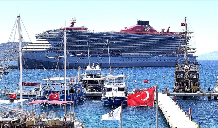 Bodrum'a kruvaziyerle 2 bin 548 turist geldi