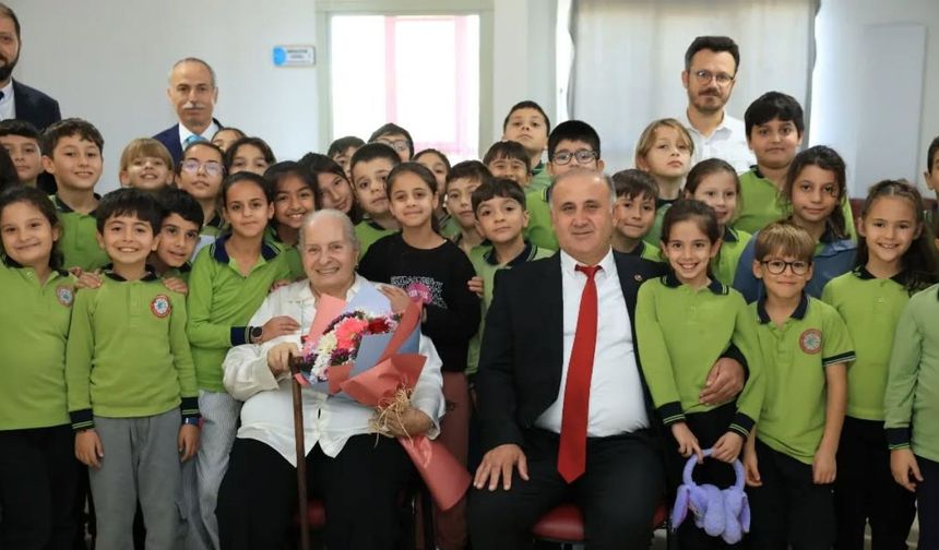 İncirliova’da anlamlı buluşma: Timsal Karabekir öğrencilerle bir araya geldi