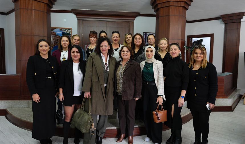 Kadın girişimciler Başkan Gençay’la bir araya geldi