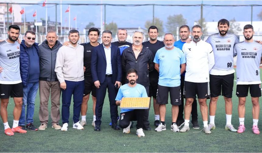 ‘Laleler’e baklavalı moral ziyareti