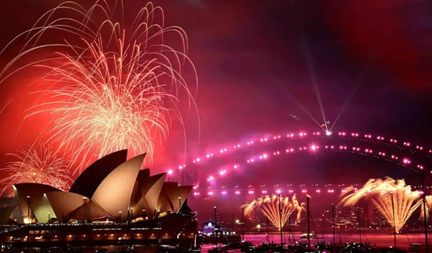 Dünya 2026'ya 'merhaba' dedi! İşte yeni yıla giren ülkeler