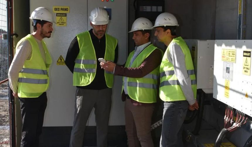 Germencik Belediyesi güneş enerjisi santralini devreye aldı