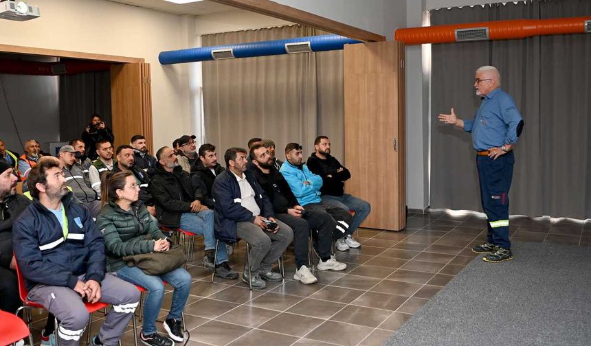 Kuşadası’nda sürücülere 2 saatlik güvenli sürüş dersi