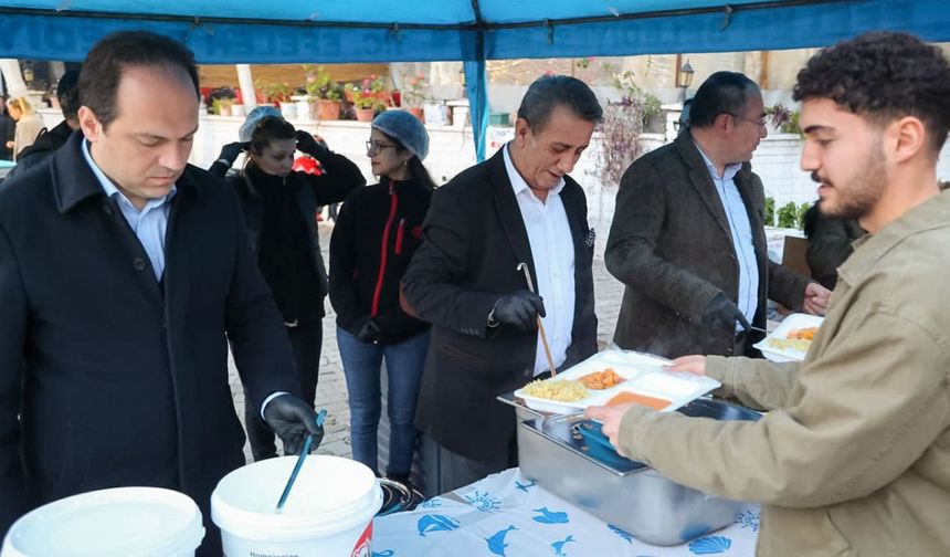 Başkan Yetişkin Işıklı Mahallesi'nde kardeşlik sofrası kurdu