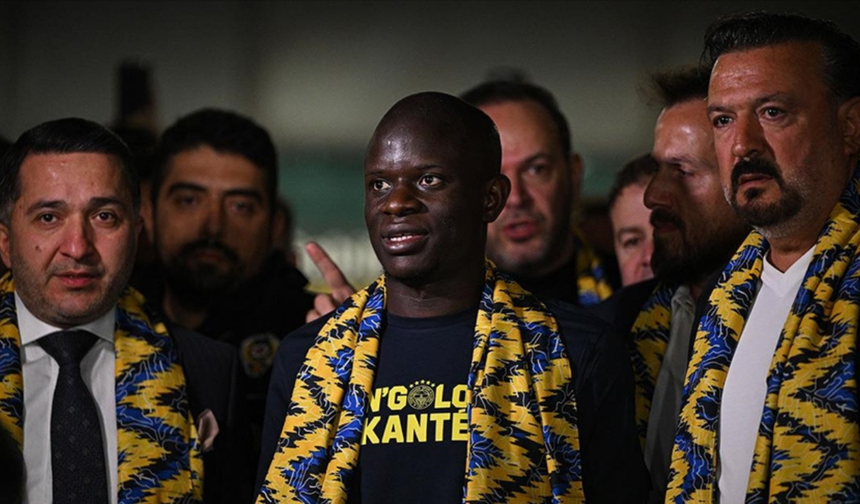 Fransız yıldız N'Golo Kante, İstanbul'da