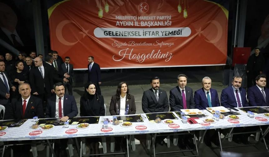 Bakanı Bayraktar, MHP Aydın’ın iftarına katıldı