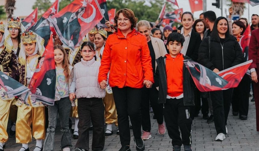 Didim’de 23 Nisan coşkusu kente yayıldı