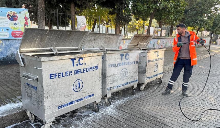 Efeler’de sokaklar bayrama hazırlanıyor
