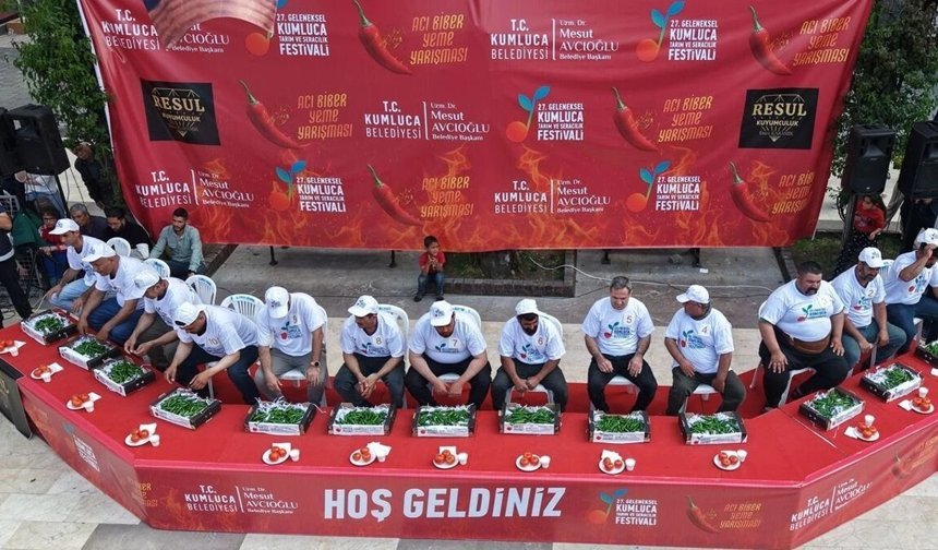 Festivalde 3 dakikada 474 gram acı biber yedi