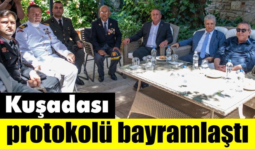 Kuşadası’nda geleneksel bayramlaşma töreni