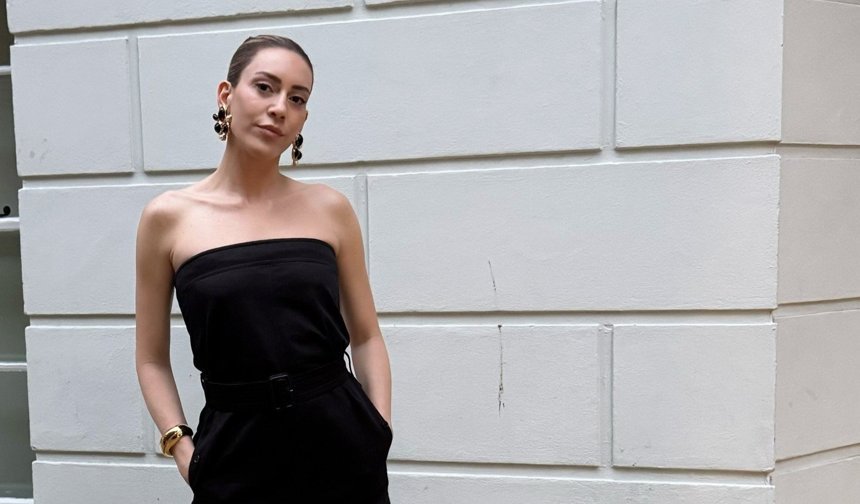 Sinem Kobal Londra Pozlarıyla Büyüledi! Sinem Kobal'ın Son Hali Sosyal Medyayı Salladı