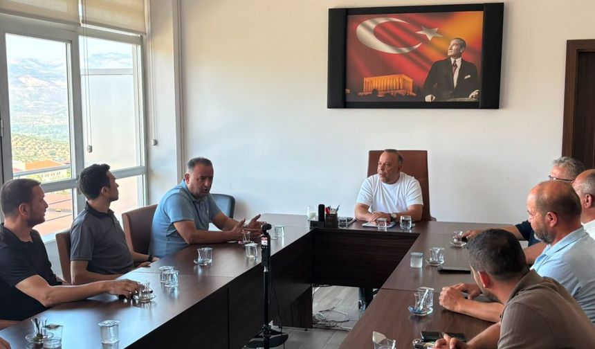 Başkan Özel muhtarlarla buluştu