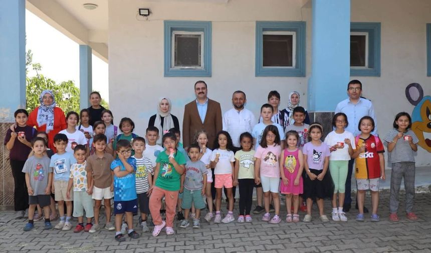 Karacasu'da miniklere tatlı sürpriz
