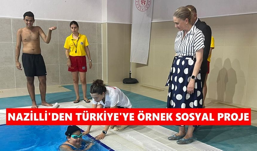 Otizmli çocuklara havuzda özel eğitim