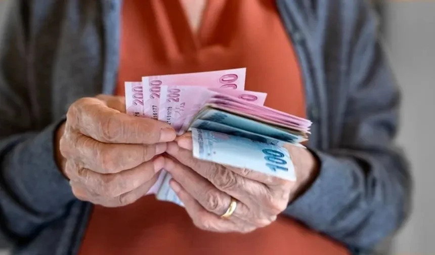 En düşük emekli maaşı yükselebilir! Uzman isim o ayrıntıyı açıkladı