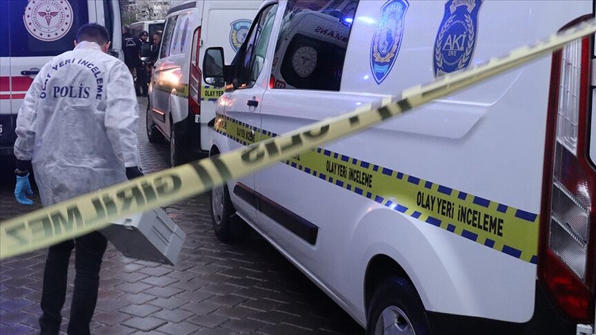 Evinde bıçaklanan kişi hayatını kaybetti