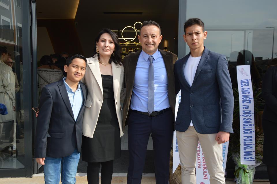 Kardiyoloji Uzmanı Prof. Dr. Hasan Güngör Ve Ai̇lesi̇