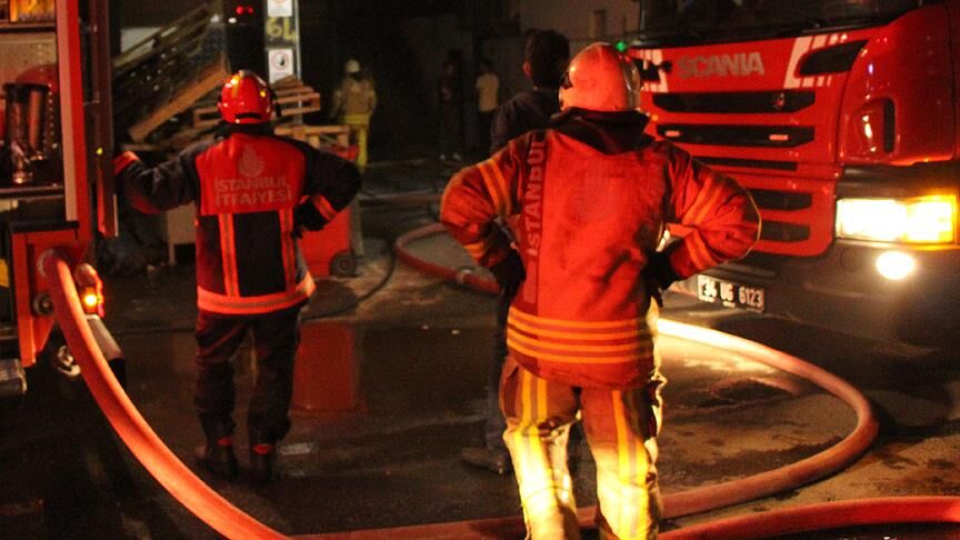 Ev yangını can aldı: Bodrum kattaki dairede 1 kişi hayatını kaybetti