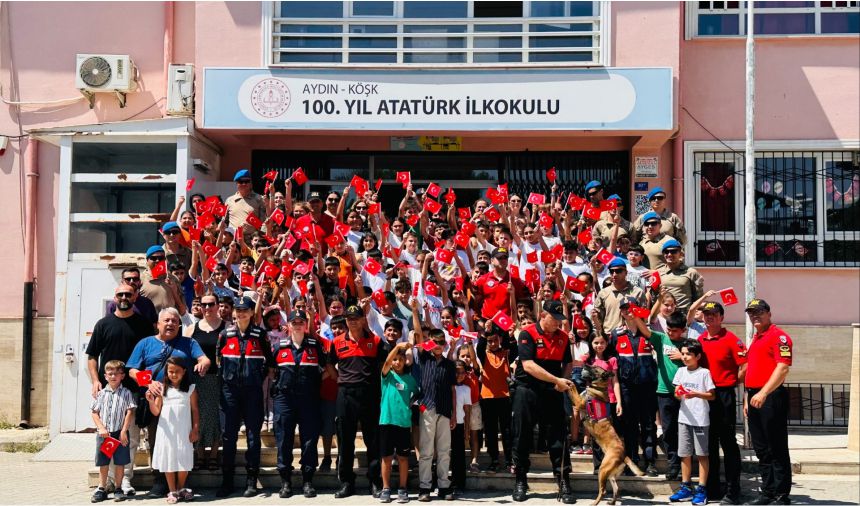 Aydın’da Jandarmadan Öğrencilere Sürpriz