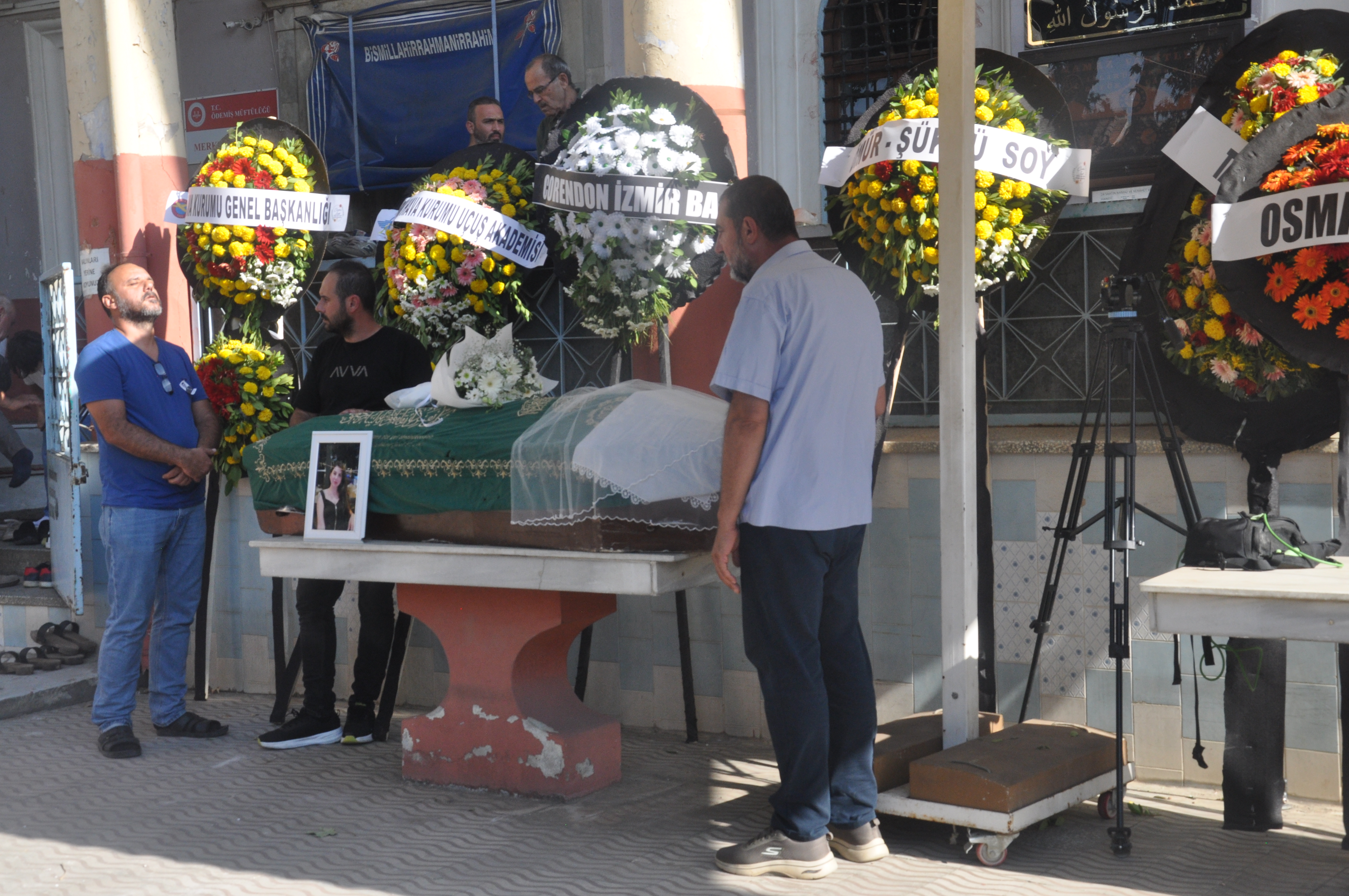 A A 20250904 39021573 39021570 I Z M I R D E E G I T I M U C A G I N I N D U S M E S I S O N U C U H A Y A T I N I K A Y B E D E N P I L O T U N C E N A Z E S I D E F N E D I L D I