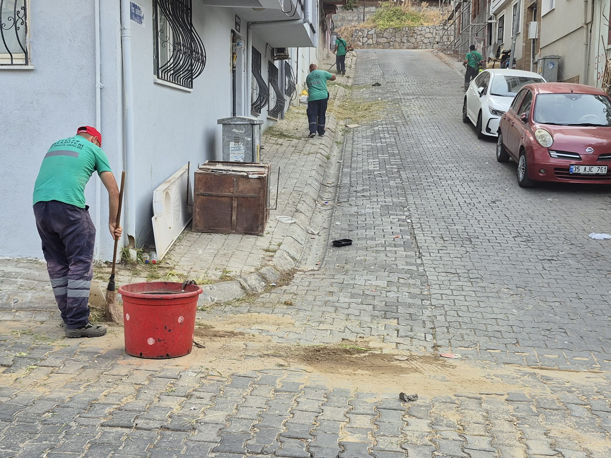 Efeler Belediyesi Ekiplerinden Zafer Mahallesi’nde Hummalı Çalışma (1)