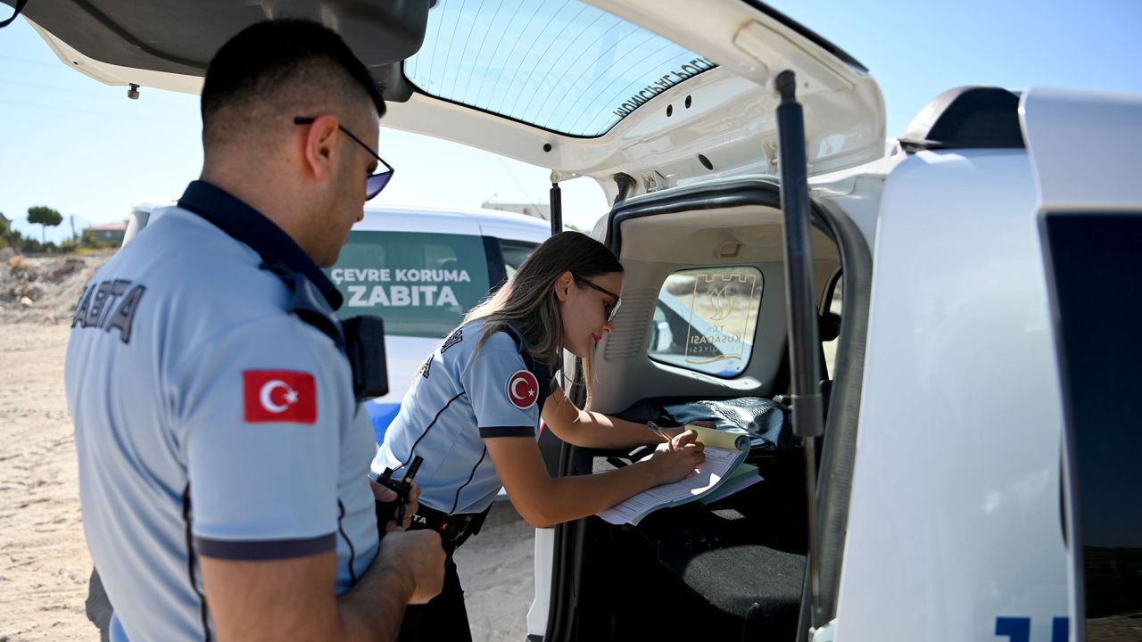 Kuşadası’nda Çevreyi Tehdit Eden Kamyon Sürücüsü Cezadan Kaçamadı4