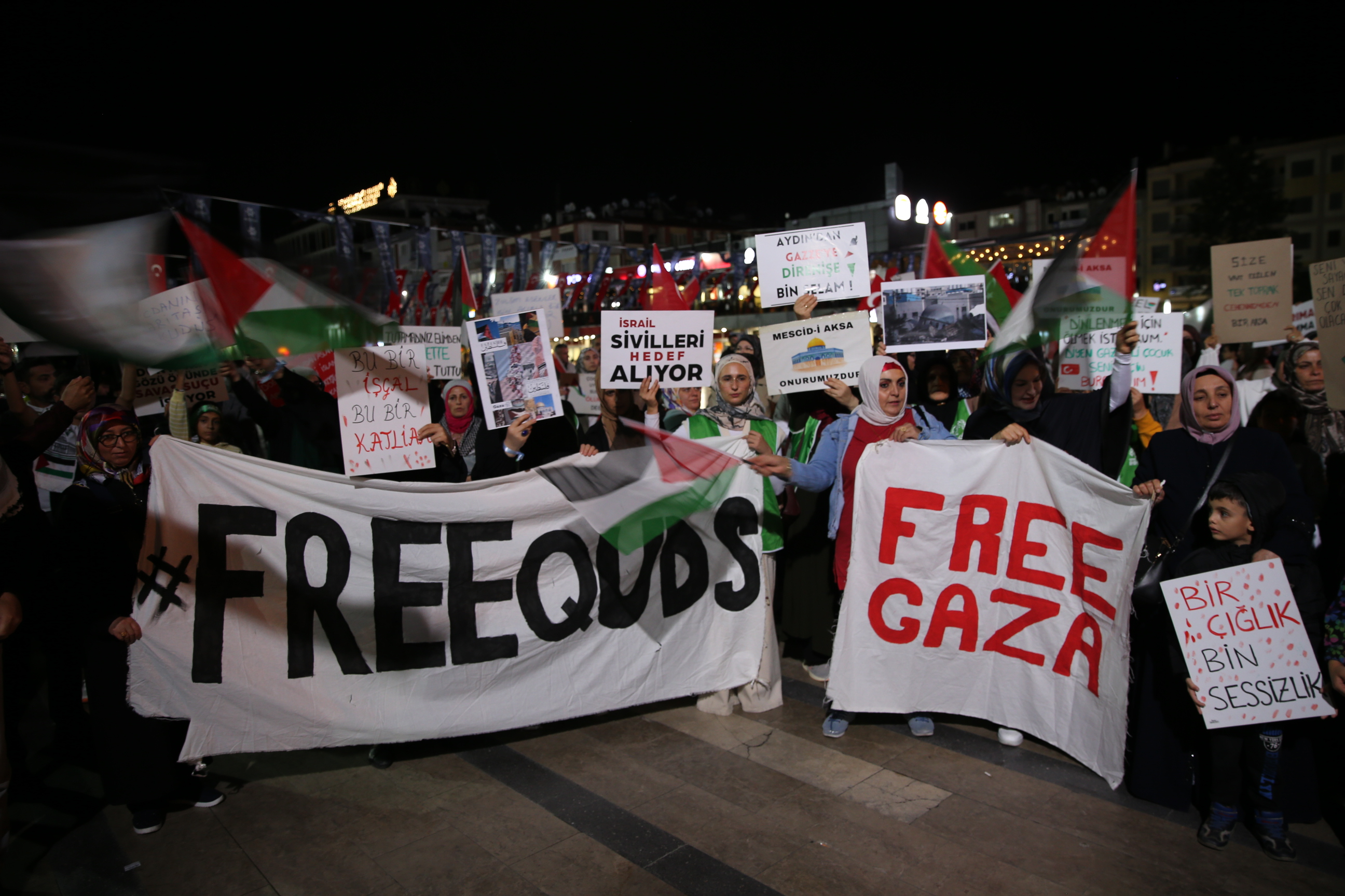 Aydın’da Filistin’e destek sesleri yükseldi: Küresel Sumud Filosu için yürüyüş yapıldı