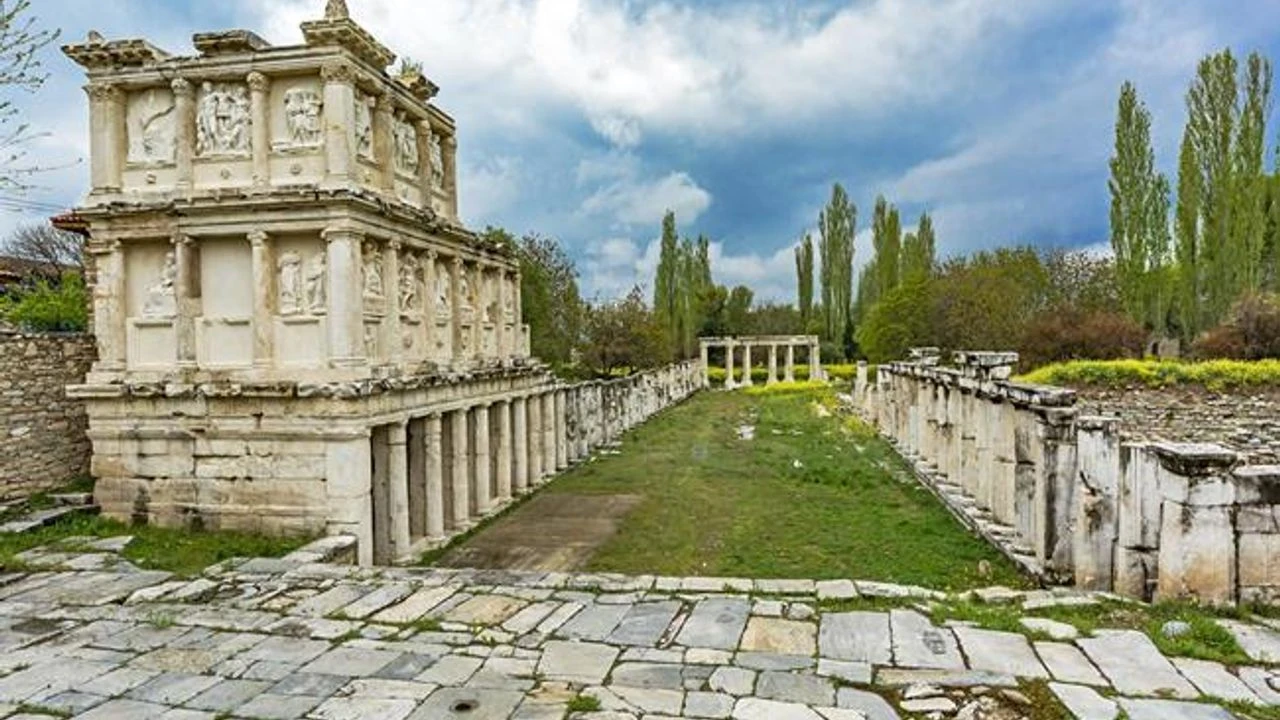 Aydın’da Zamana Meydan Okuyan Şehir Görenler Gözlerine İnanamıyor! (2)-1