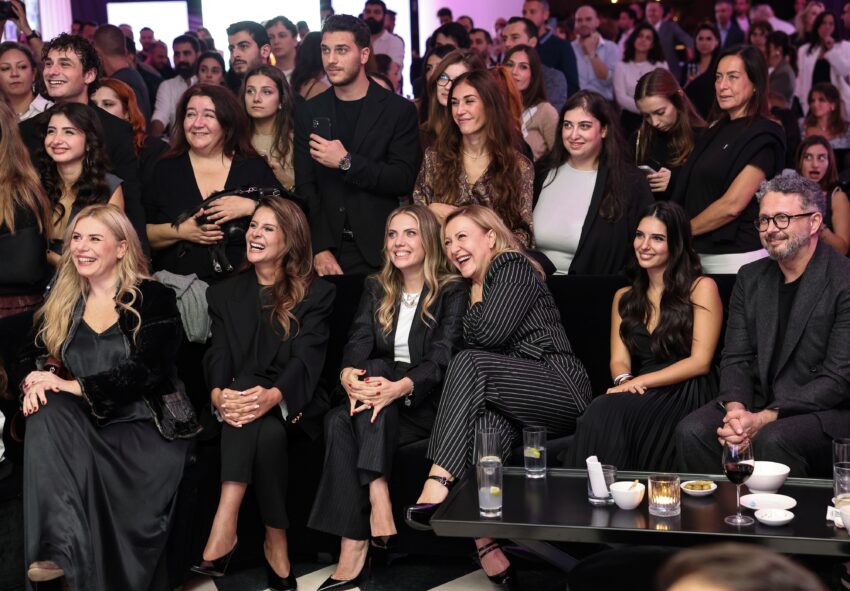 Eda Ece’den Sumru Yavrucuk’a “Yeni Nesil Aile” Lansmanında Göz Kamaştıran Ünlüler