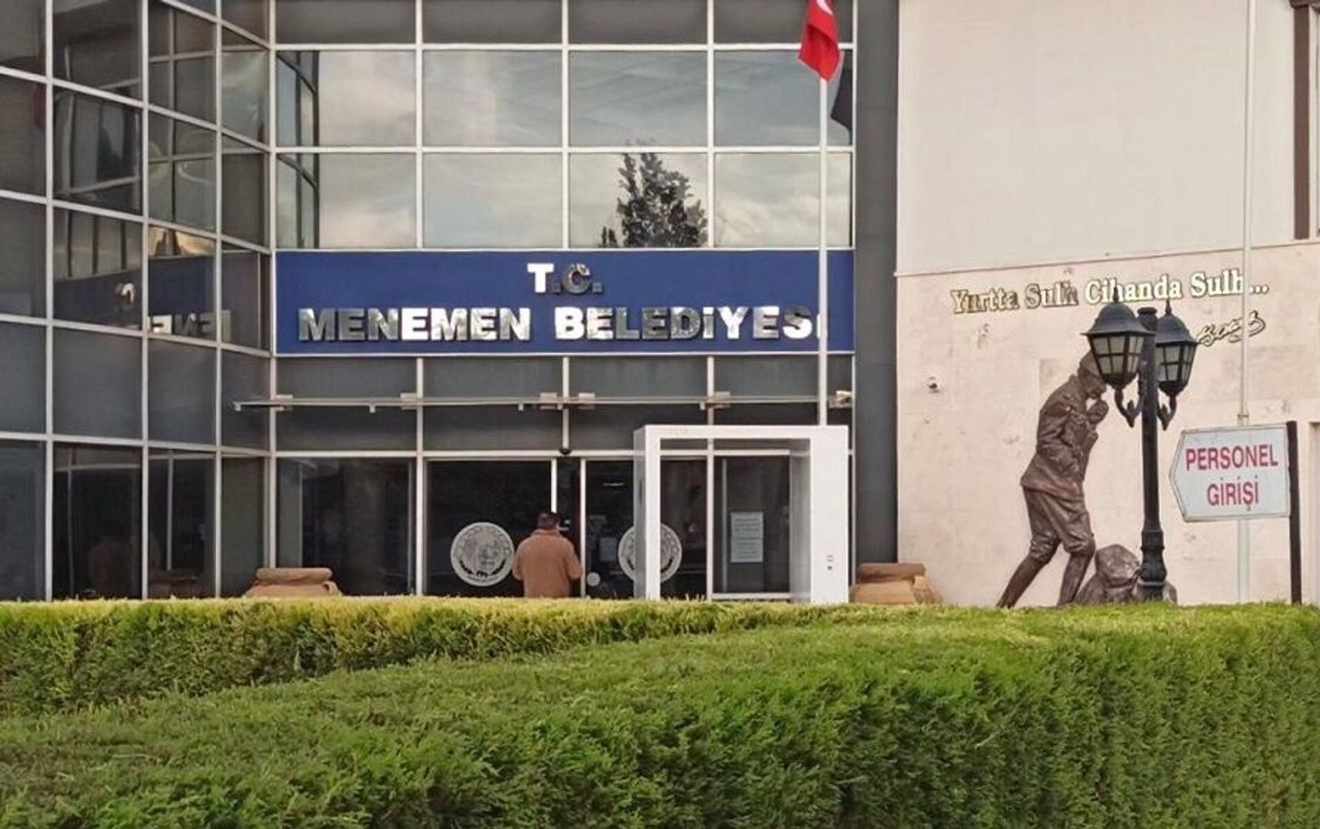 Izmirde Belediye Yarim Milyar Liraya Arsa Satiyor 2