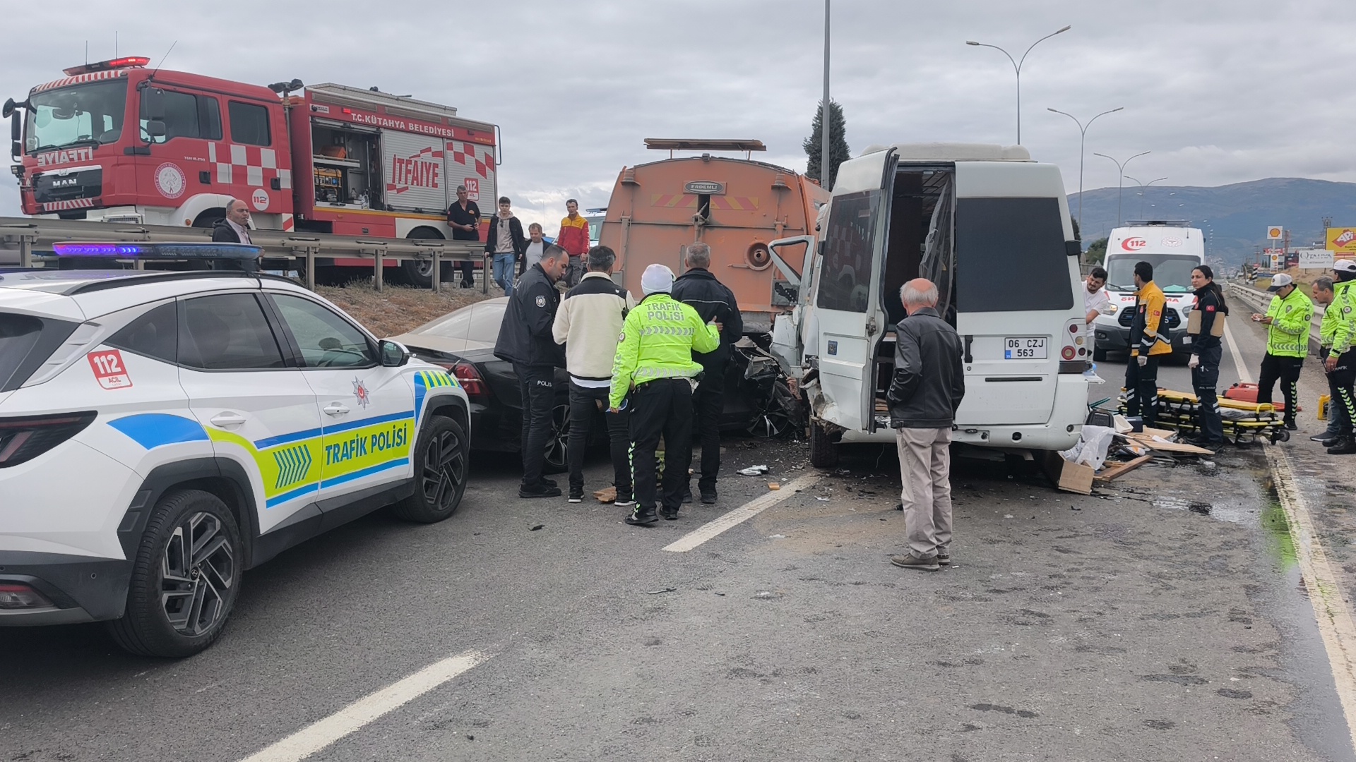 Karayolları Temizlik Aracına Çarptı, Hayatını Kaybetti (3)