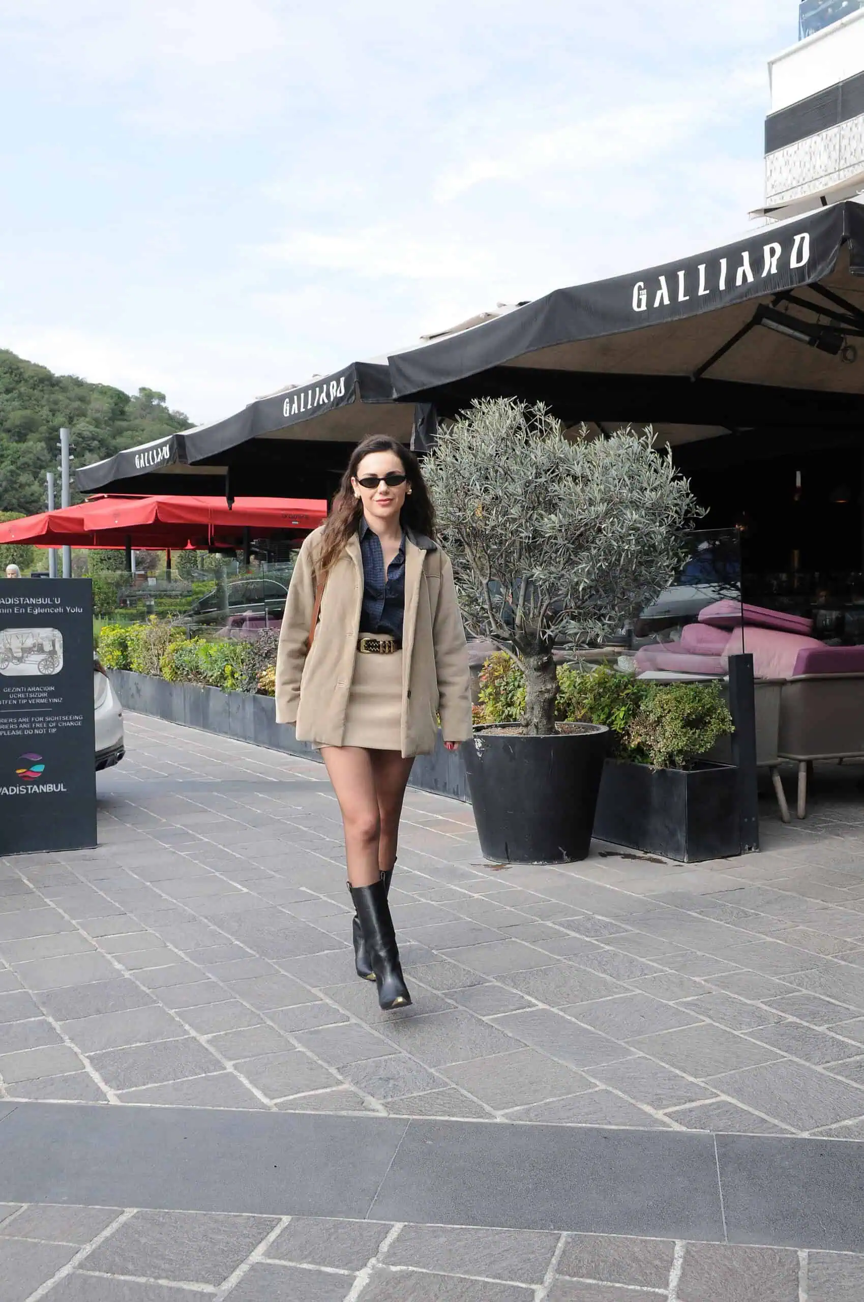 Yağmur Tanrısevsin Özlediği Yemeklerin Tadını Çıkardı (2)