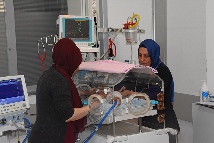 34 Yıldır Bebeklerin Hayatına Dokunuyor1