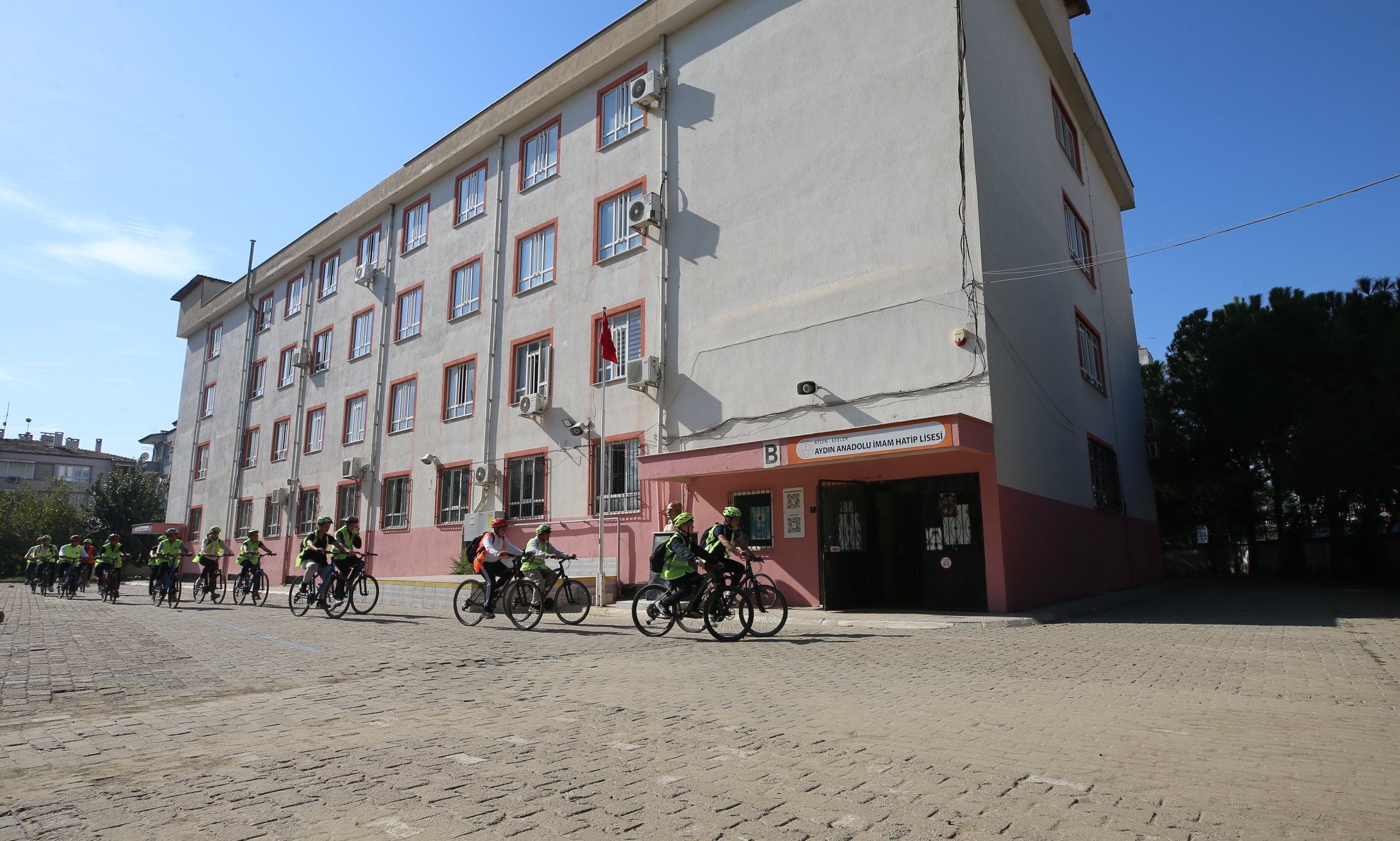 A A 20251107 39640644 39640641 L I S E D E K I T U M O G R E N C I O G R E T M E N V E C A L I S A N L A R O K U L A B I S I K L E T L E G I D I Y O R