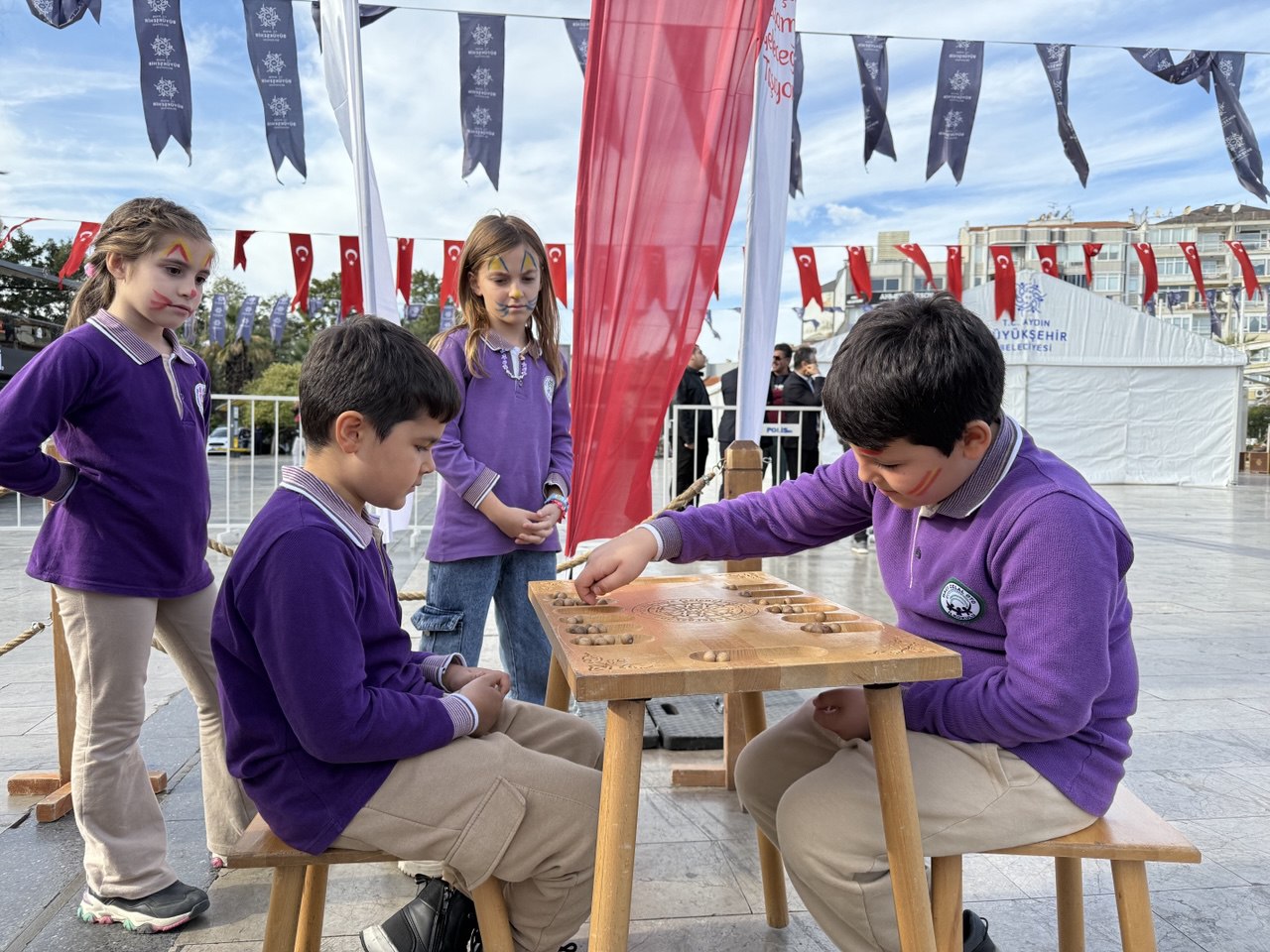 A A 20251125 39797745 39797741 A Y D I N D A C O C U K L A R G E L E N E K S E L O Y U N L A R I O Y N A D I