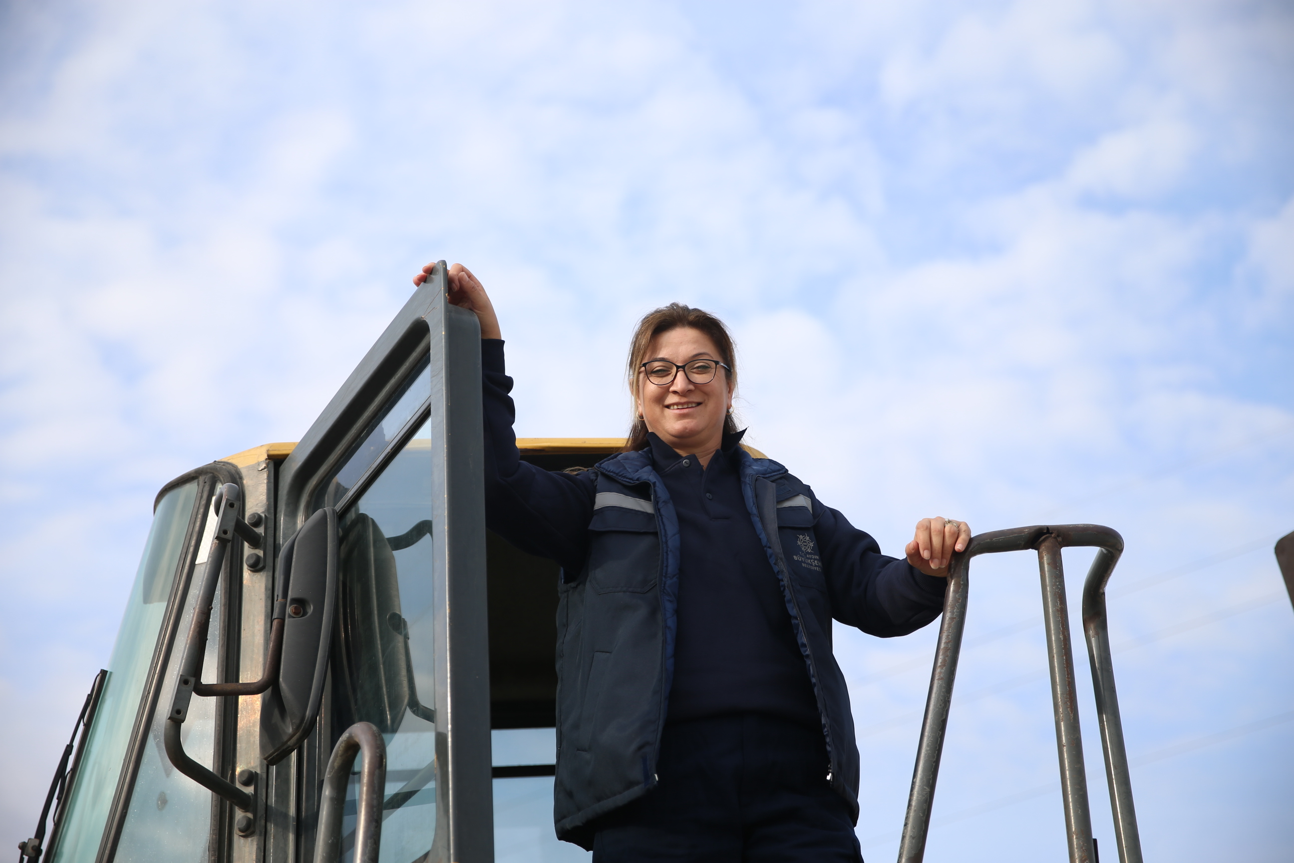 A A 20251127 39819465 39819456 K O C A S I V E O G L U N U N K A R S I C I K M A S I N A R A G M E N D O Z E R O P E R A T O R U O L D U