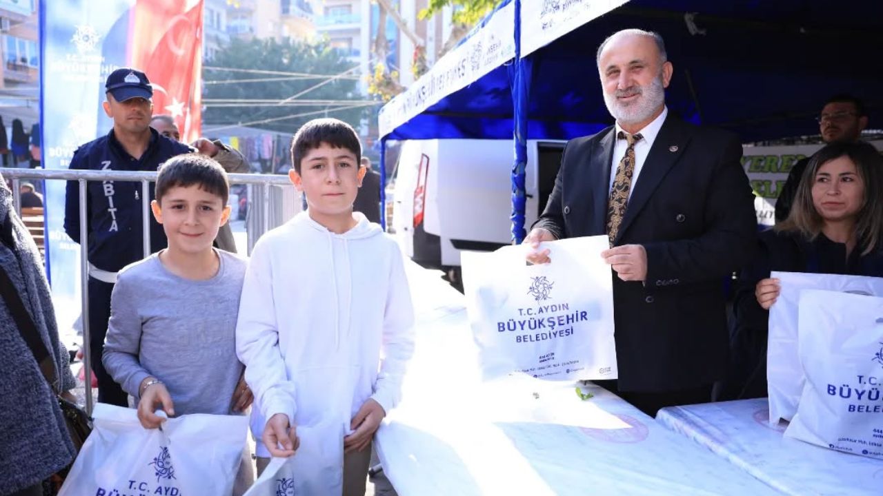 Ata Tohumları İncirliova Cumhuriyet Meydanı’nda Üreticiyle Buluştu 2