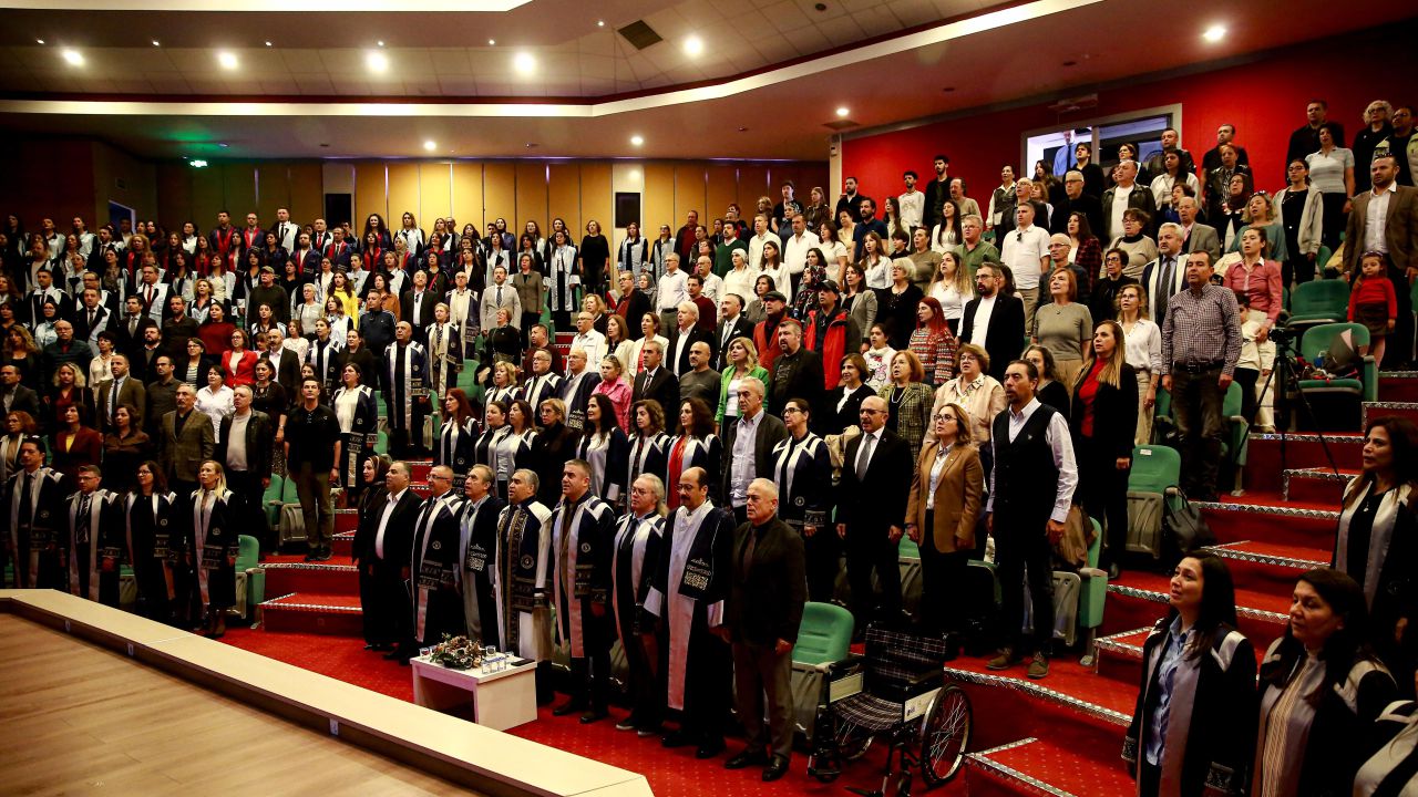 Aydın Adü’de Lisansüstü Mezunlar Için Anlamlı Tören 1