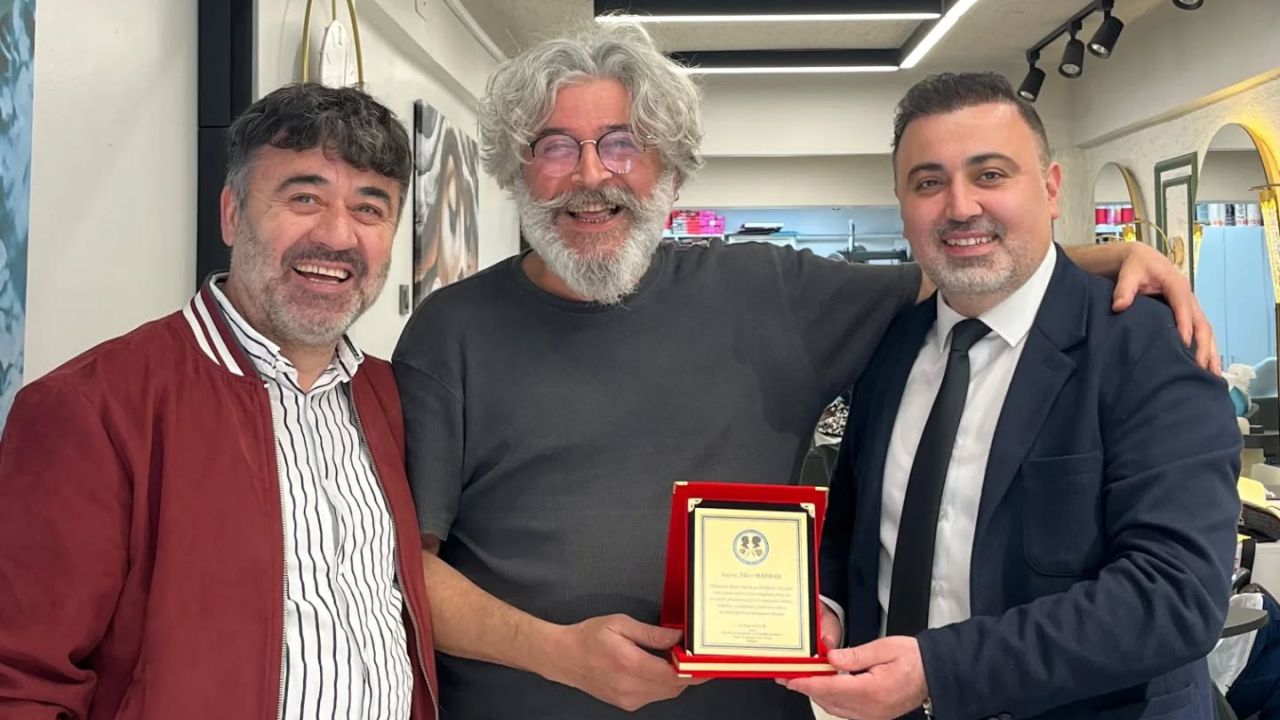 Aydın Berberler Odası’ndan 25 Yılını Dolduran Üyelere Plaket 2