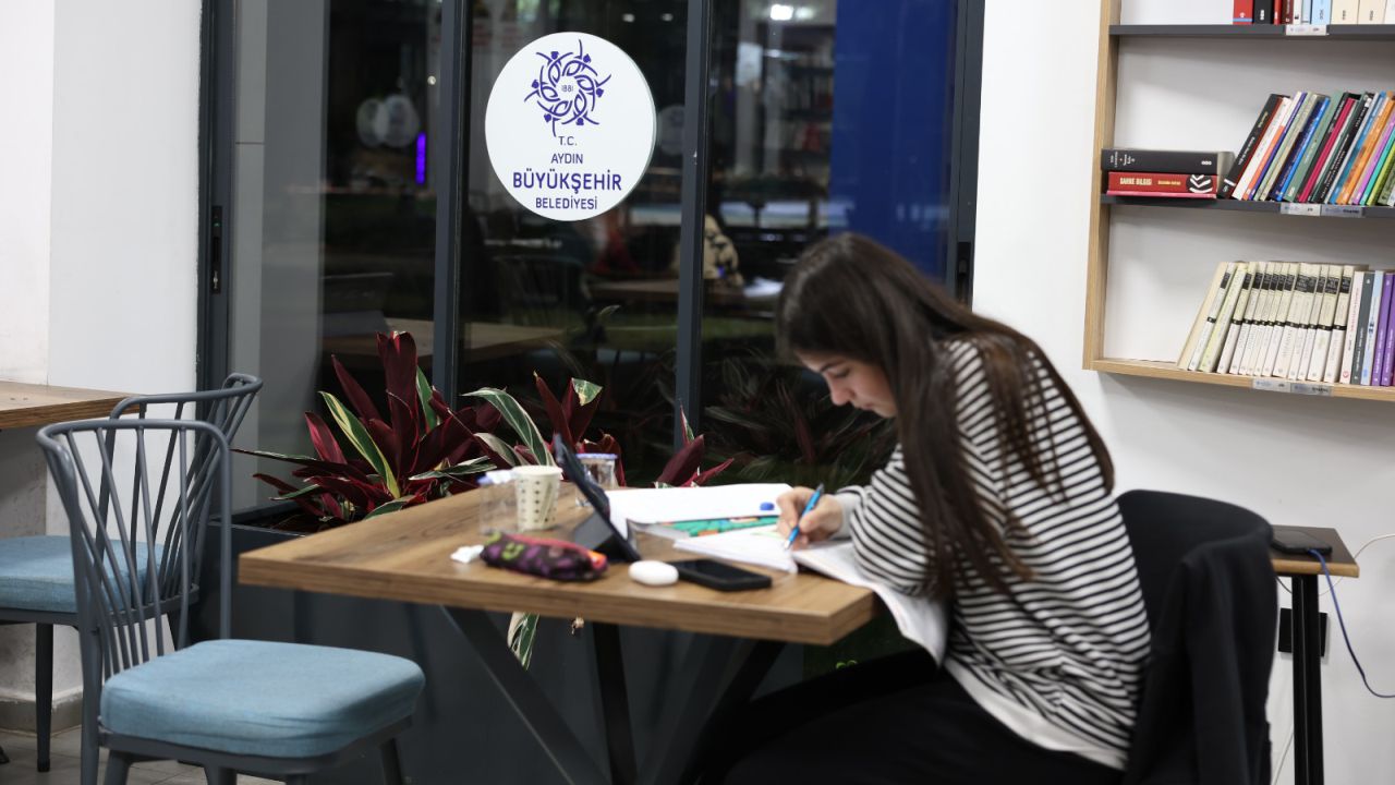 Aydın Büyükşehir Belediyesi’nin Öğrencilere Destekleri Sürüyor 1