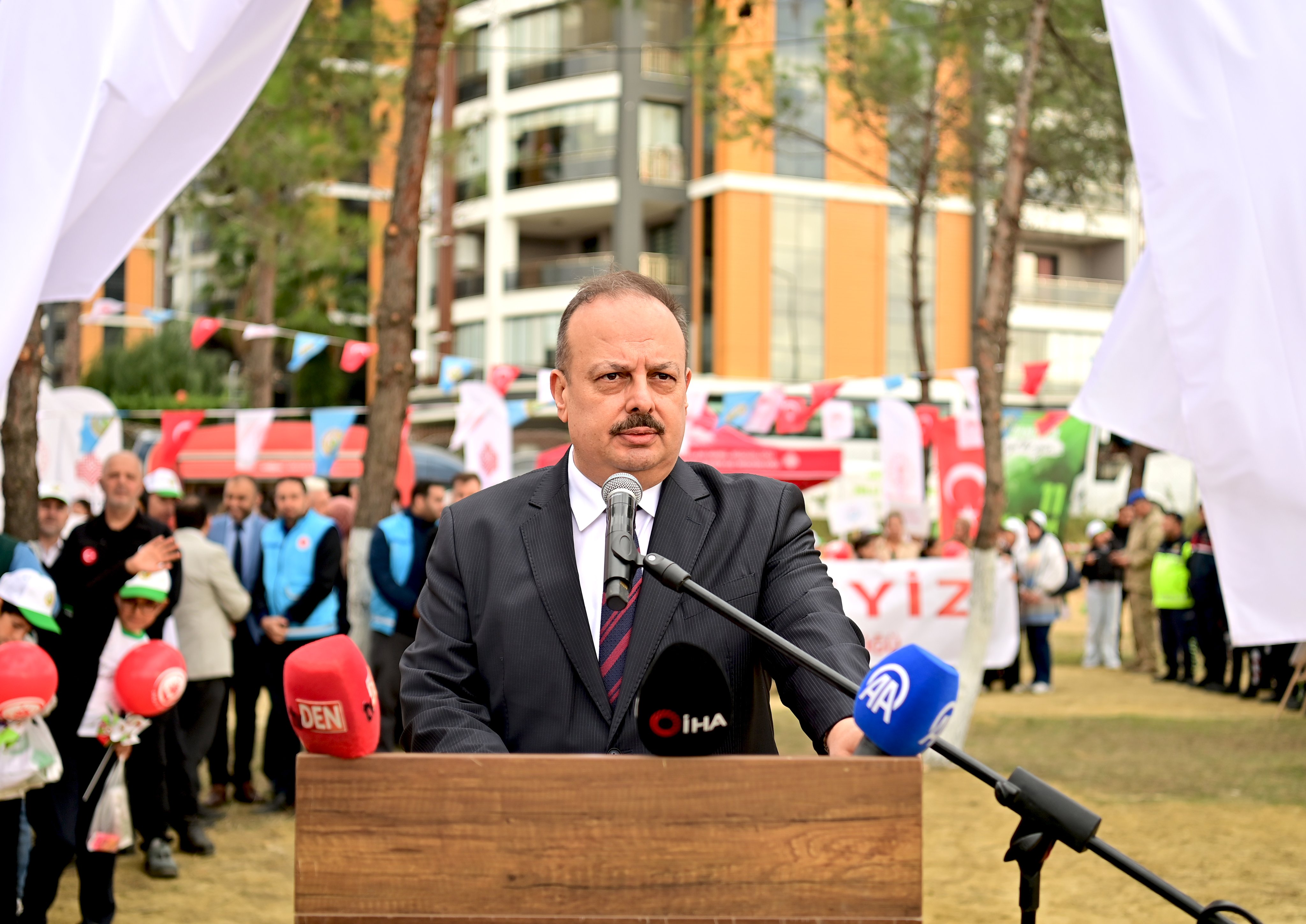 Aydın’da 7 Bin Fidan Toprakla Buluştu Vali̇