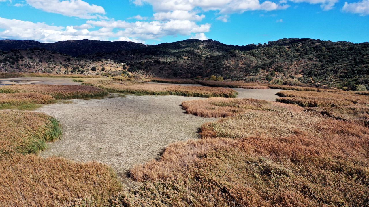 Azap Gölü’nde Kuraklık Alarmı Sular Büyük Oranda Çekildi 2