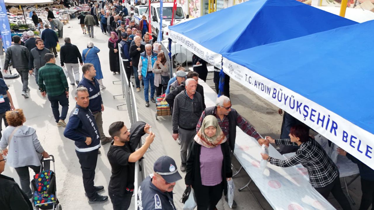 Başkan Çerçioğlu Kışlık Fideleri Halka Sundu2