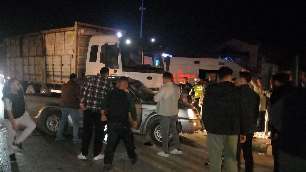 Kamyonla Pikap Çarpıştı 2’Si Çocuk 4 Kişi Yaralandı2