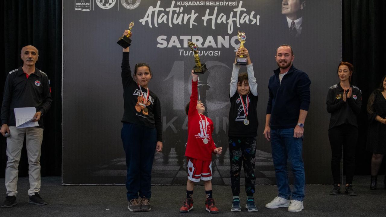 Kuşadası’nda Atatürk Haftası Satranç Turnuvası Sona Erdi2