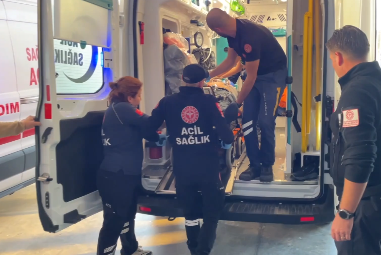 Kuşadası’nda Feci Motosiklet Kazası 2 Yaralı, 1’Inin Durumu Ağır