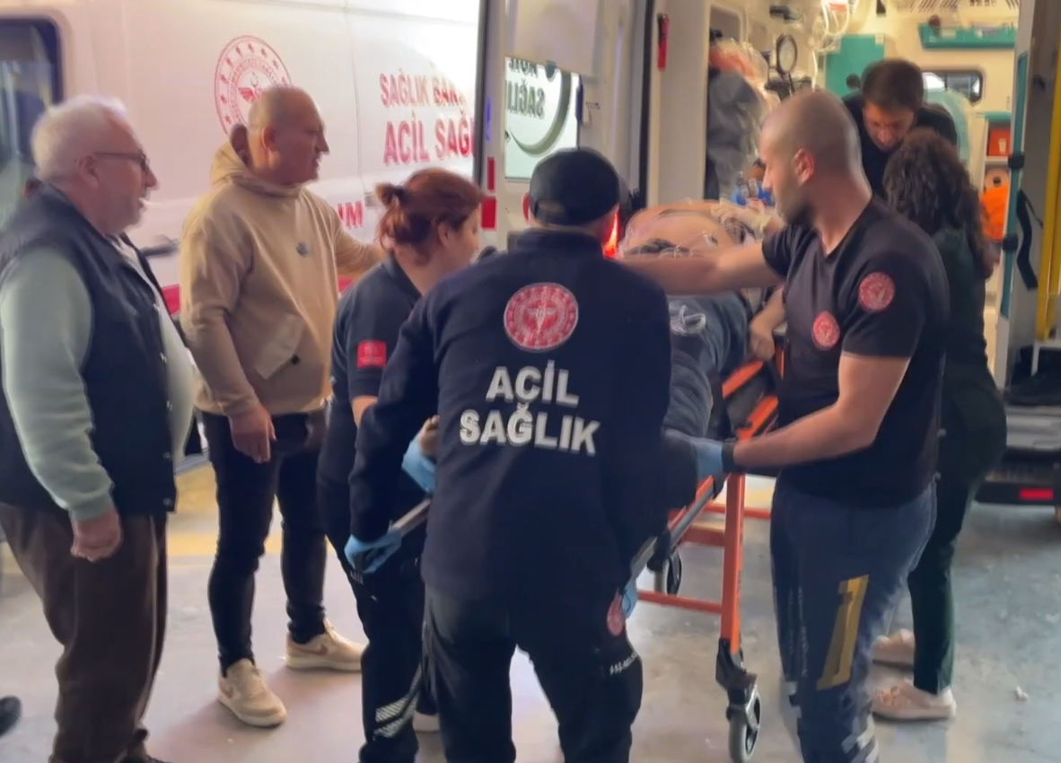 Kuşadası’nda Feci Motosiklet Kazası 2 Yaralı, 1’Inin Durumu Ağır2