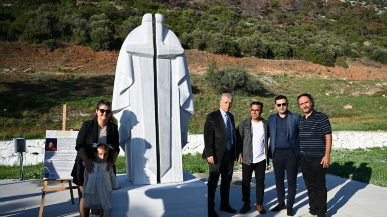 Kuşadası’nda Mermer Bloklar ‘Adalet’ Temasıyla Hayat Buldu 2