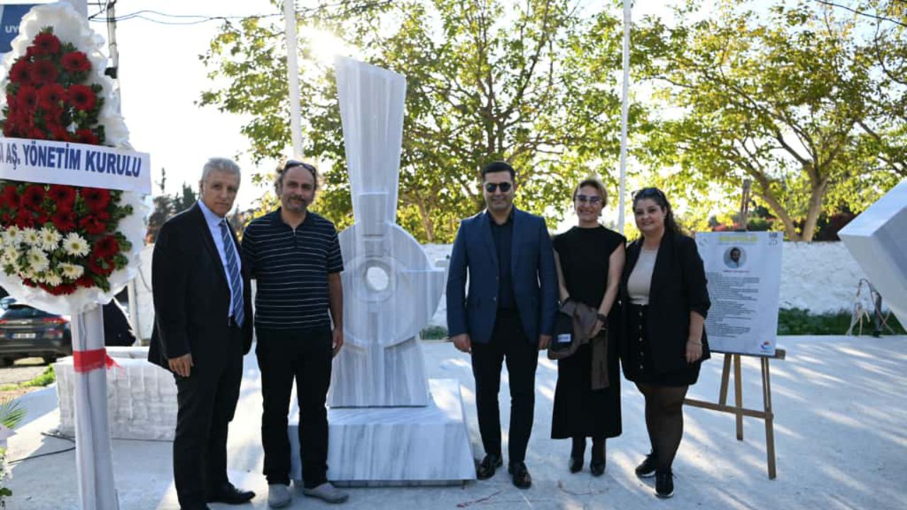 Kuşadası’nda Mermer Bloklar ‘Adalet’ Temasıyla Hayat Buldu 4