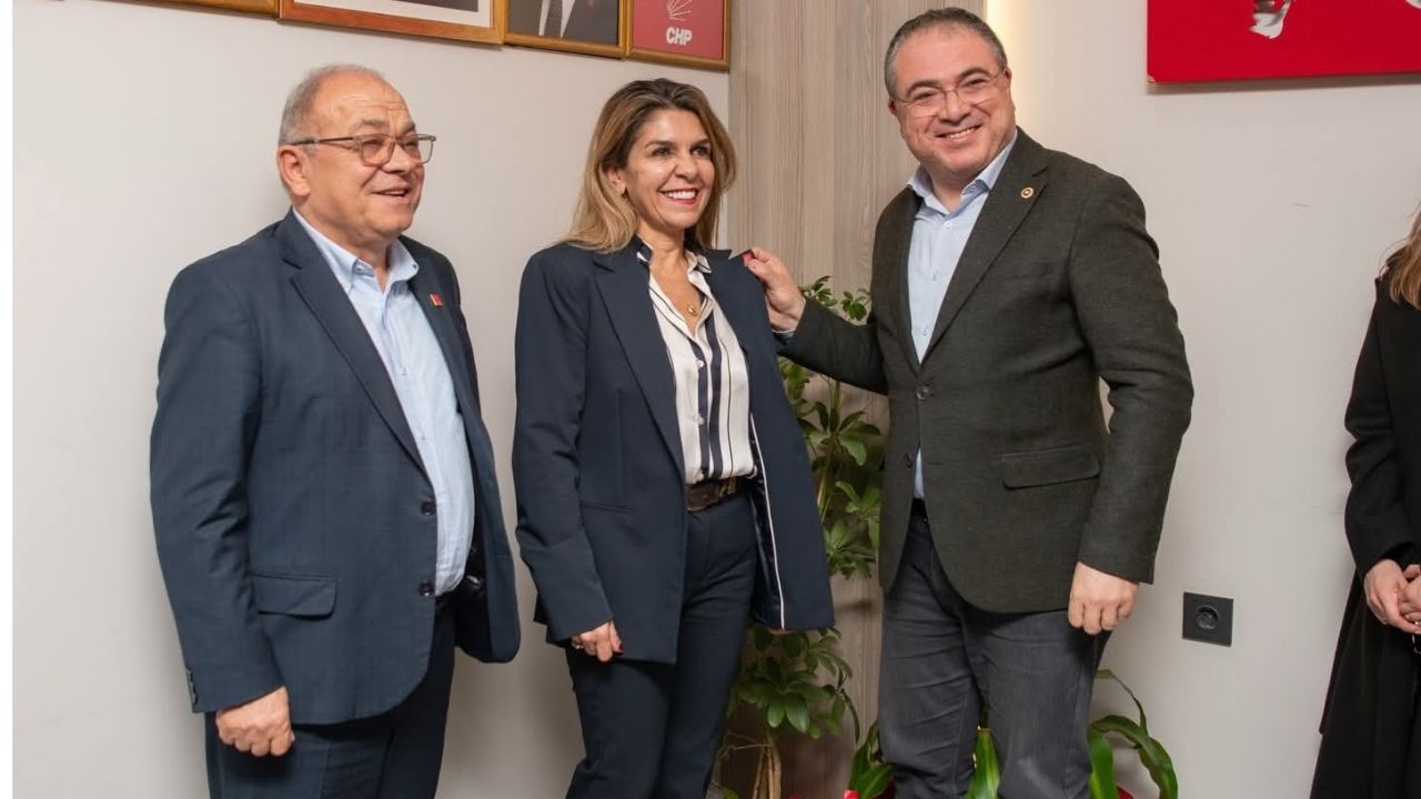 Eda Yurtcan Chp'ye Katıldı 2